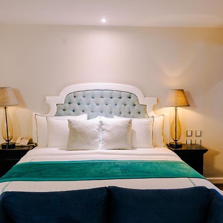 Earl'S Regent Negombo Hotel Екстериор снимка