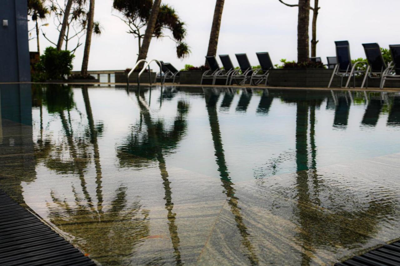 Earl'S Regent Negombo Hotel Екстериор снимка