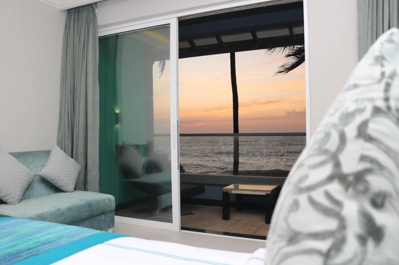 Earl'S Regent Negombo Hotel Екстериор снимка