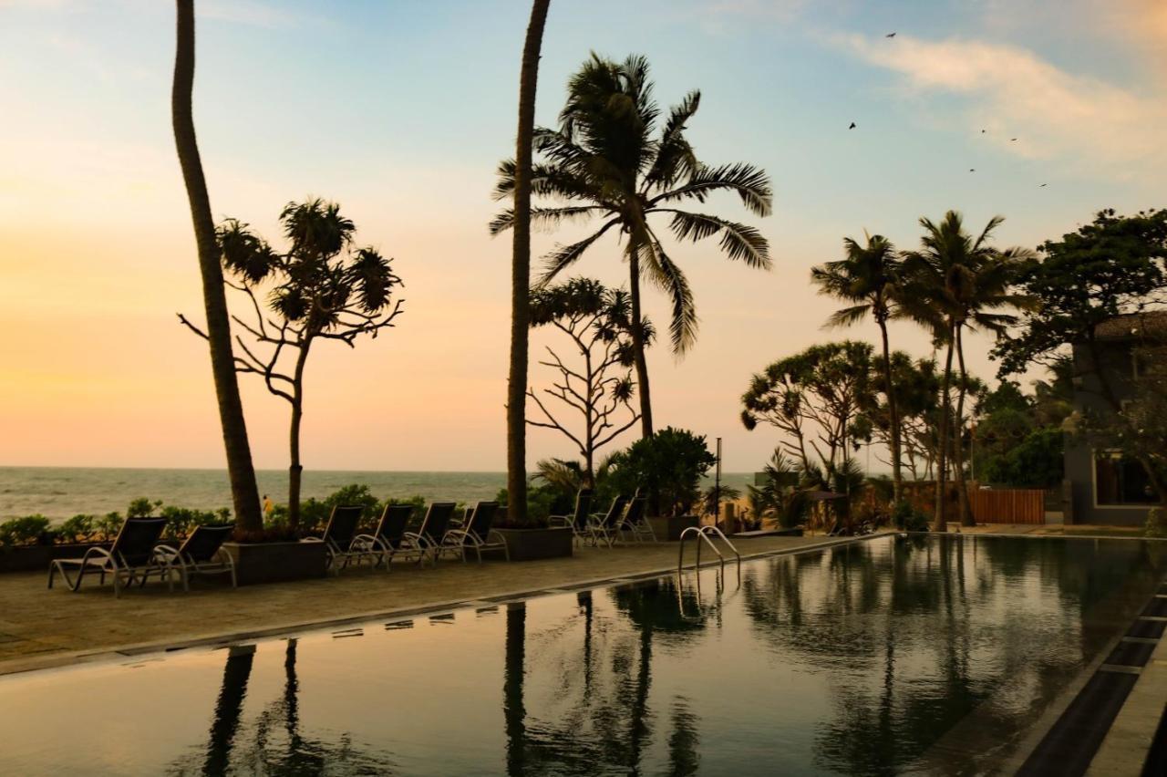 Earl'S Regent Negombo Hotel Екстериор снимка
