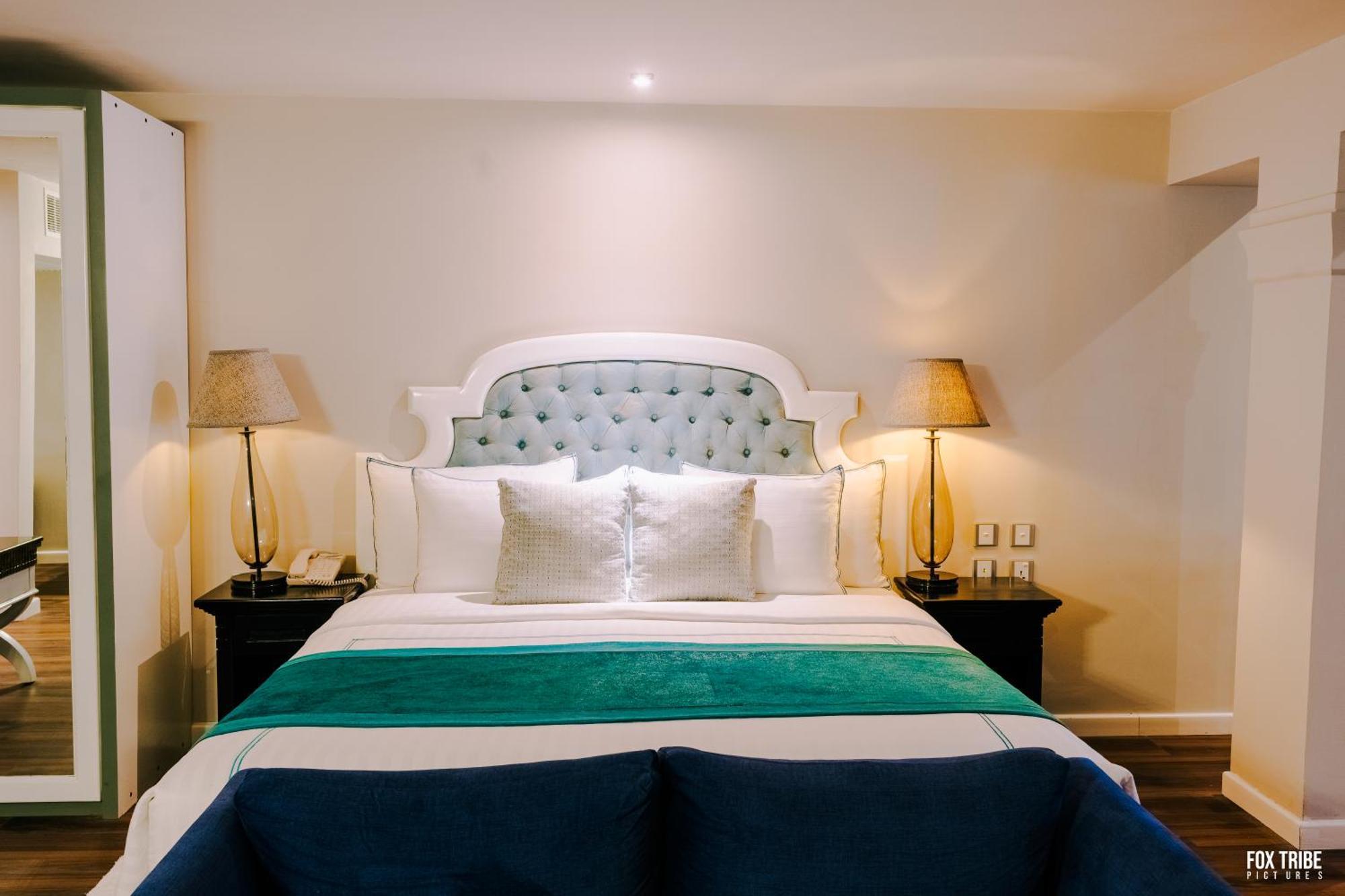 Earl'S Regent Negombo Hotel Екстериор снимка