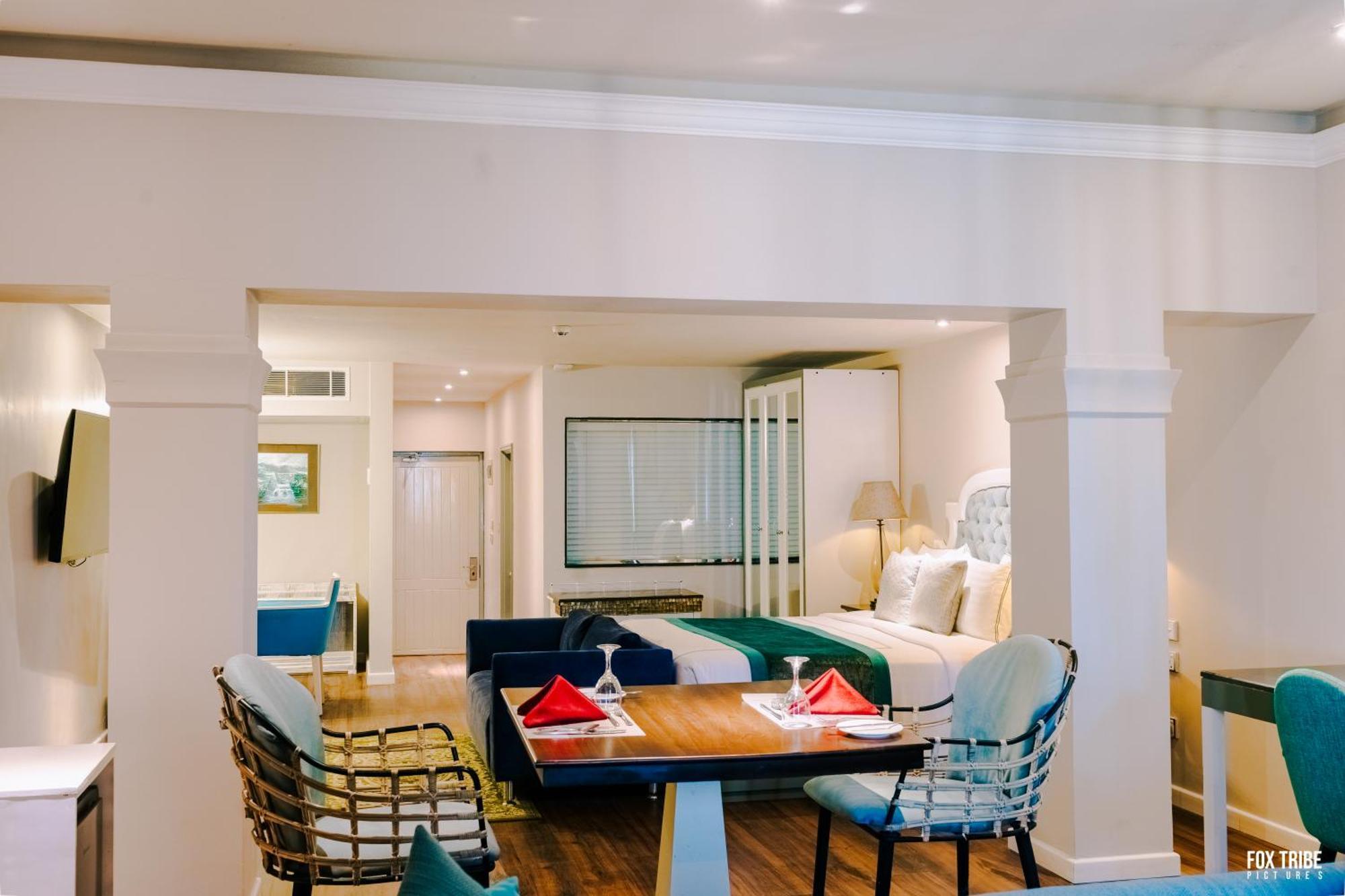 Earl'S Regent Negombo Hotel Екстериор снимка