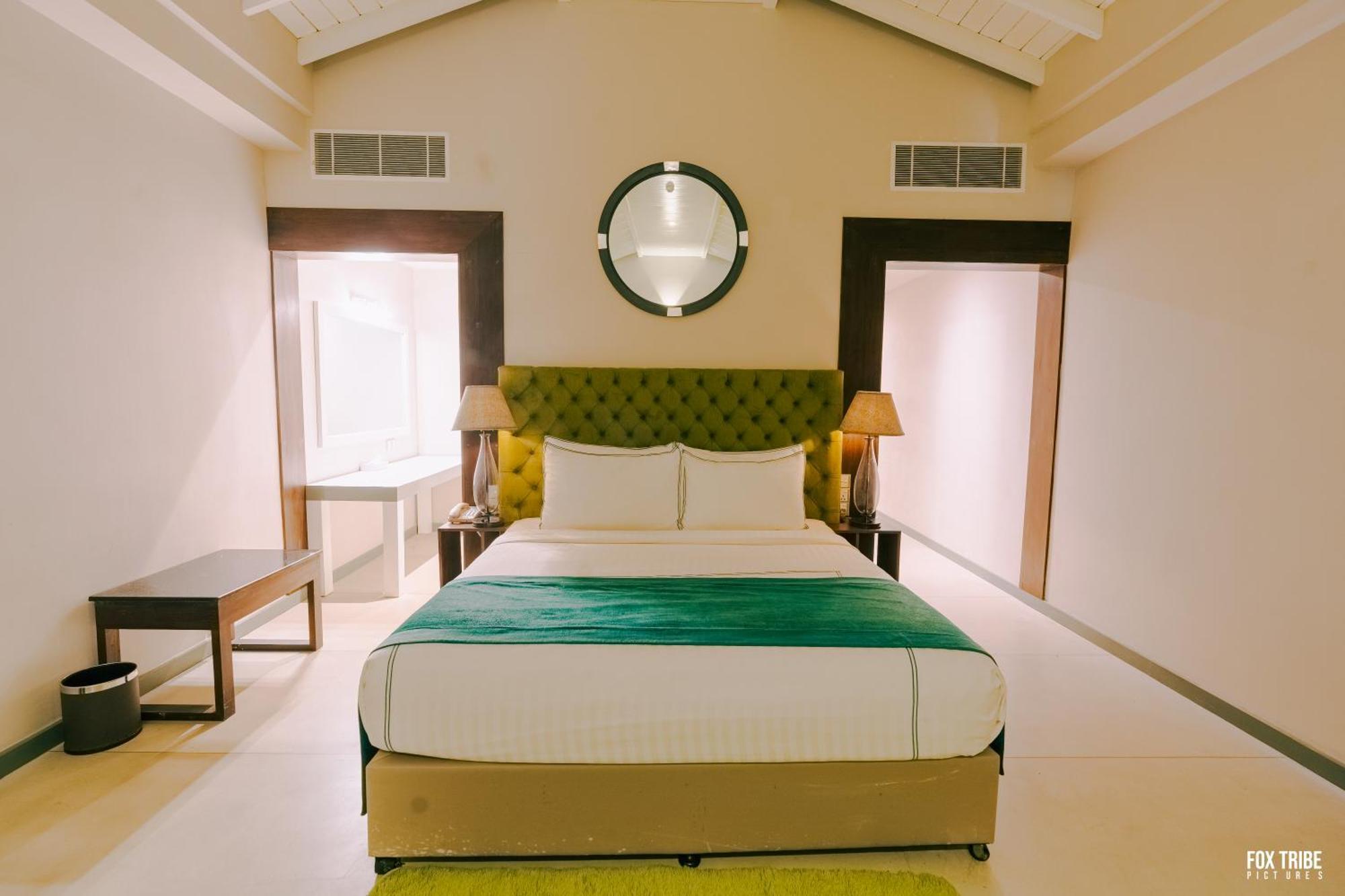 Earl'S Regent Negombo Hotel Екстериор снимка