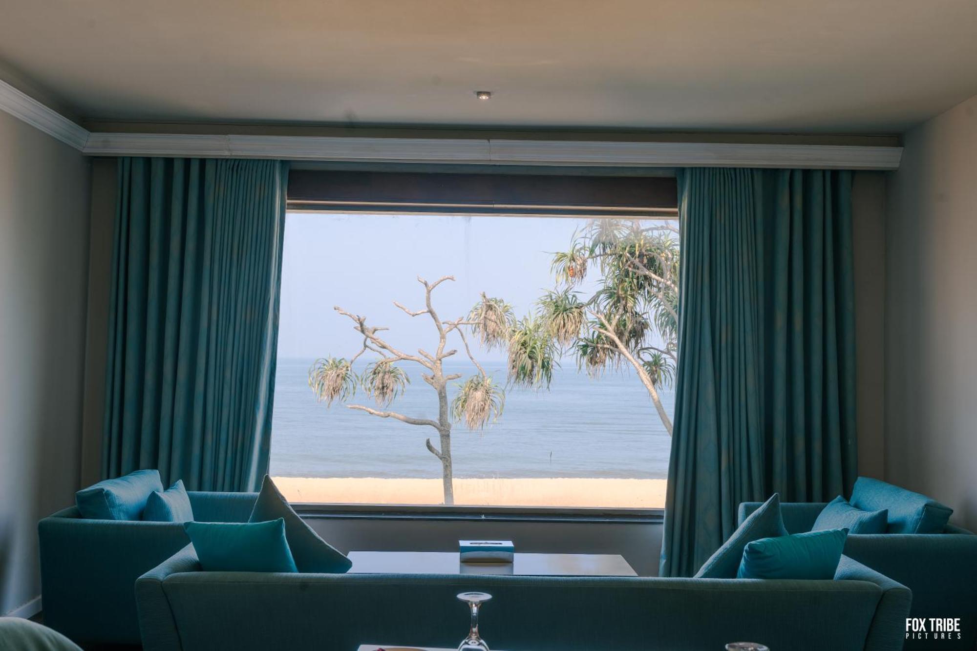 Earl'S Regent Negombo Hotel Екстериор снимка
