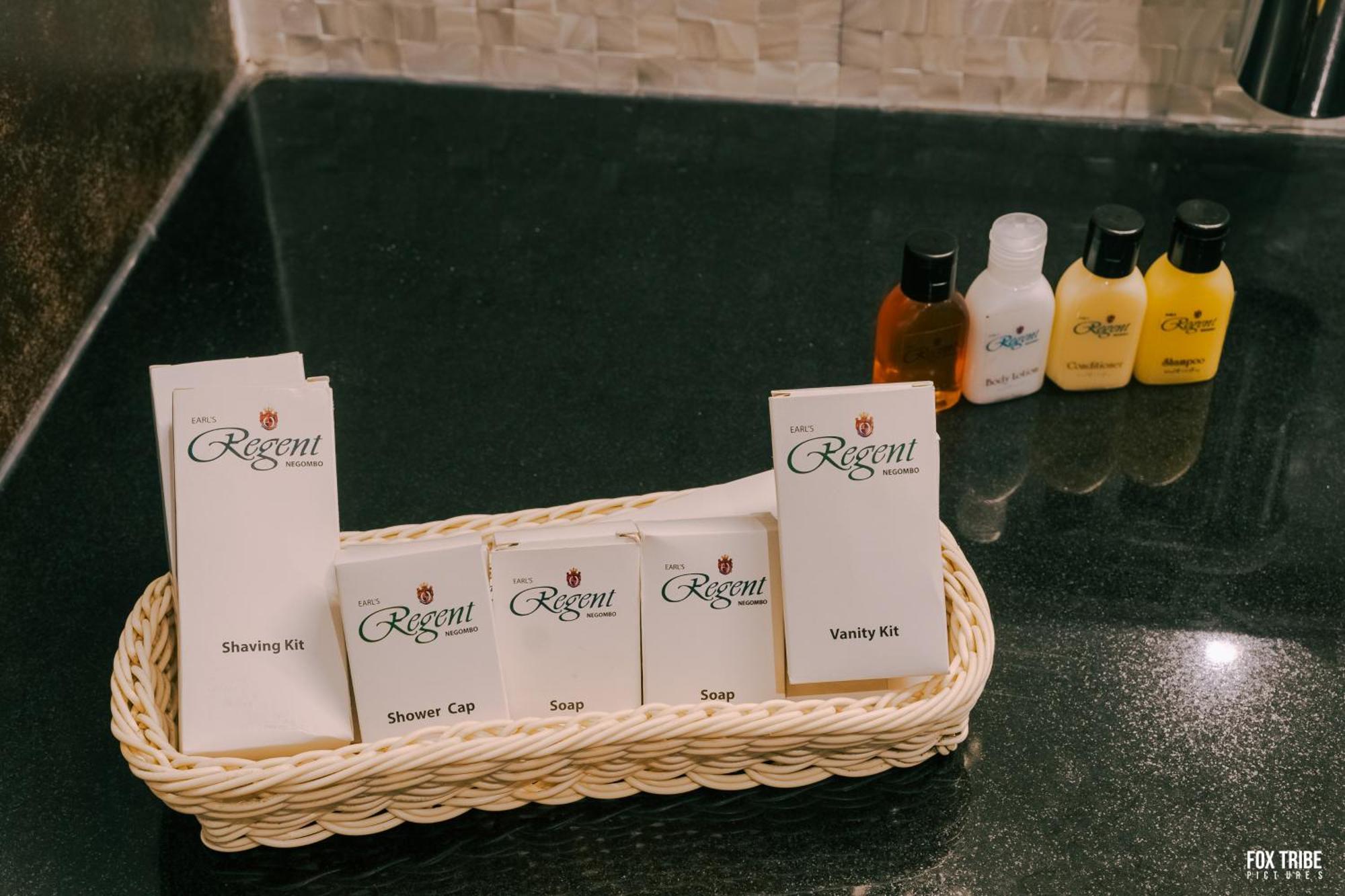Earl'S Regent Negombo Hotel Екстериор снимка
