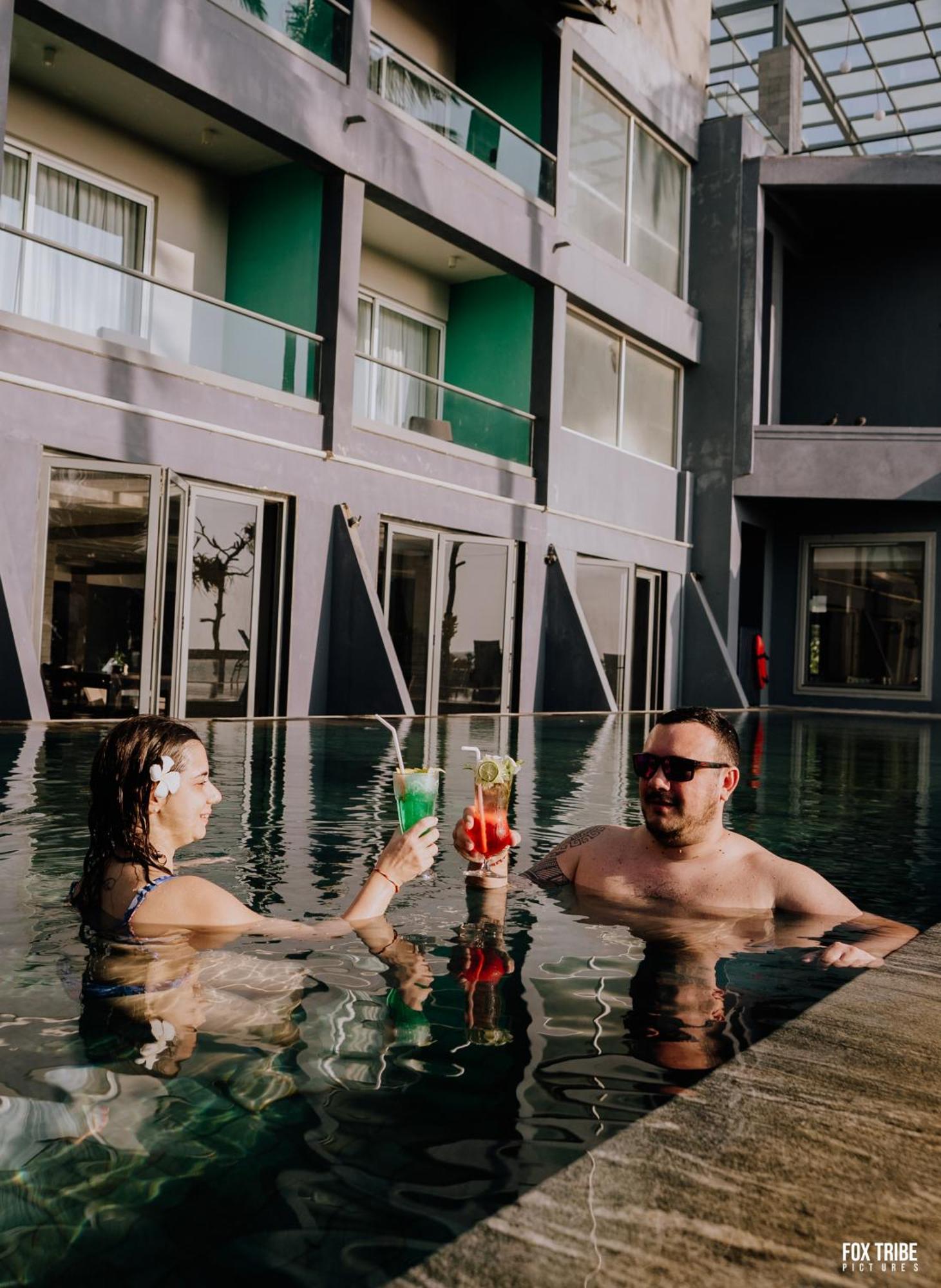 Earl'S Regent Negombo Hotel Екстериор снимка