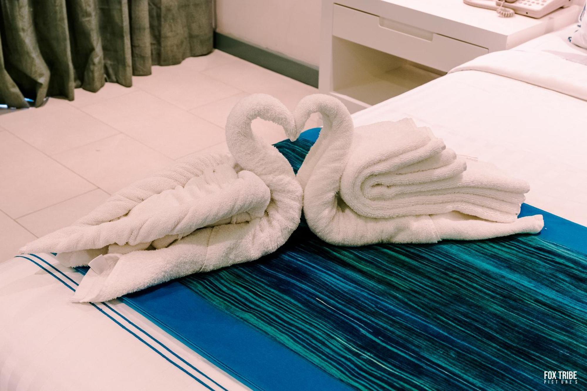 Earl'S Regent Negombo Hotel Екстериор снимка