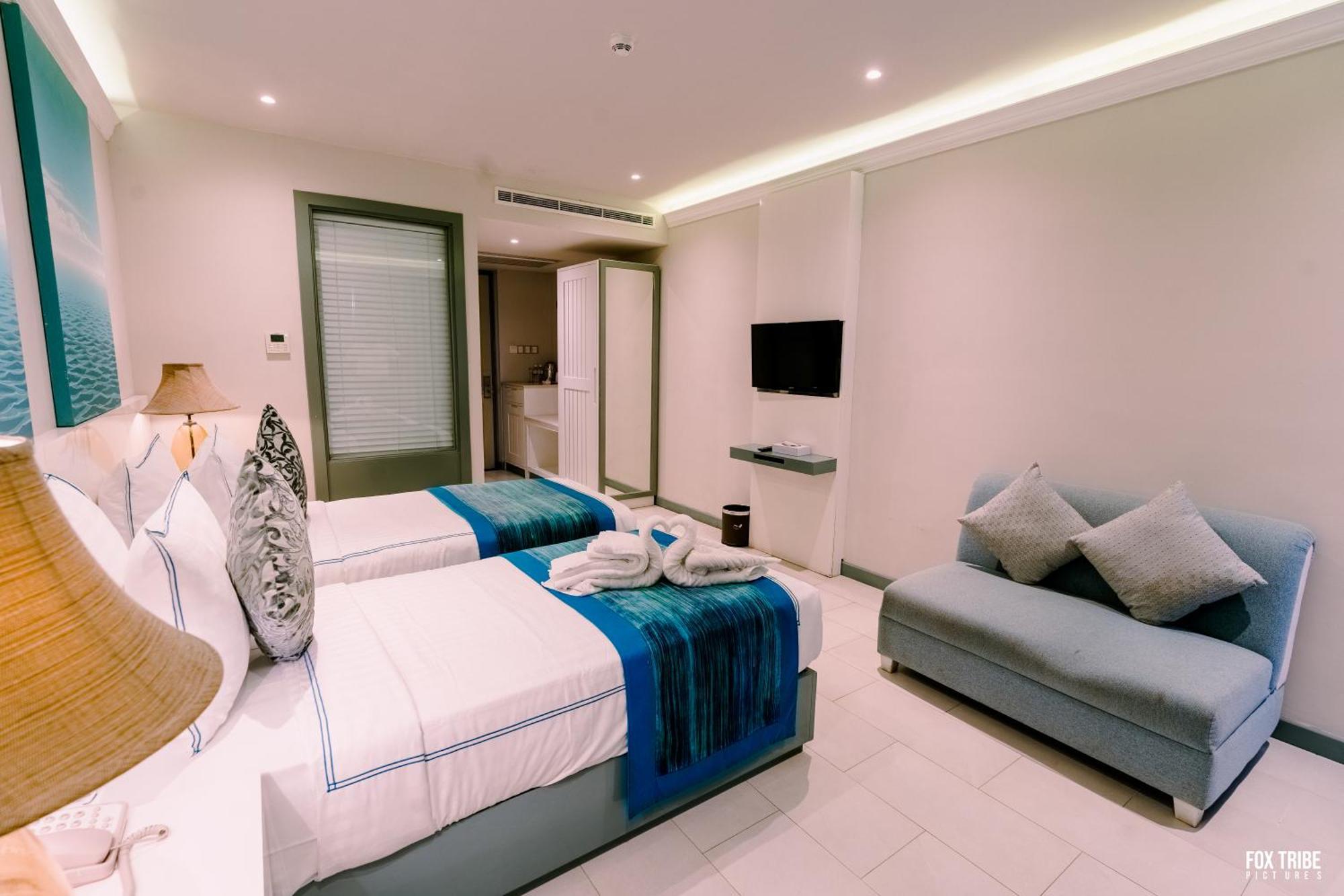 Earl'S Regent Negombo Hotel Екстериор снимка