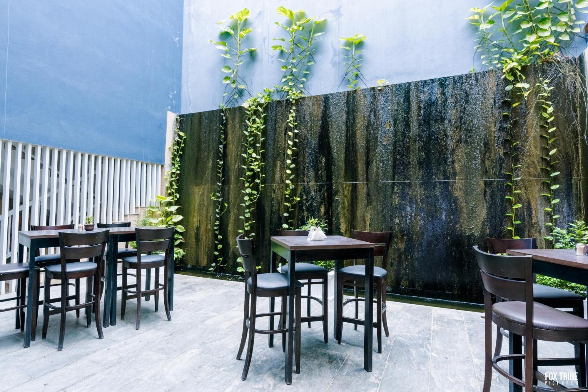 Earl'S Regent Negombo Hotel Екстериор снимка