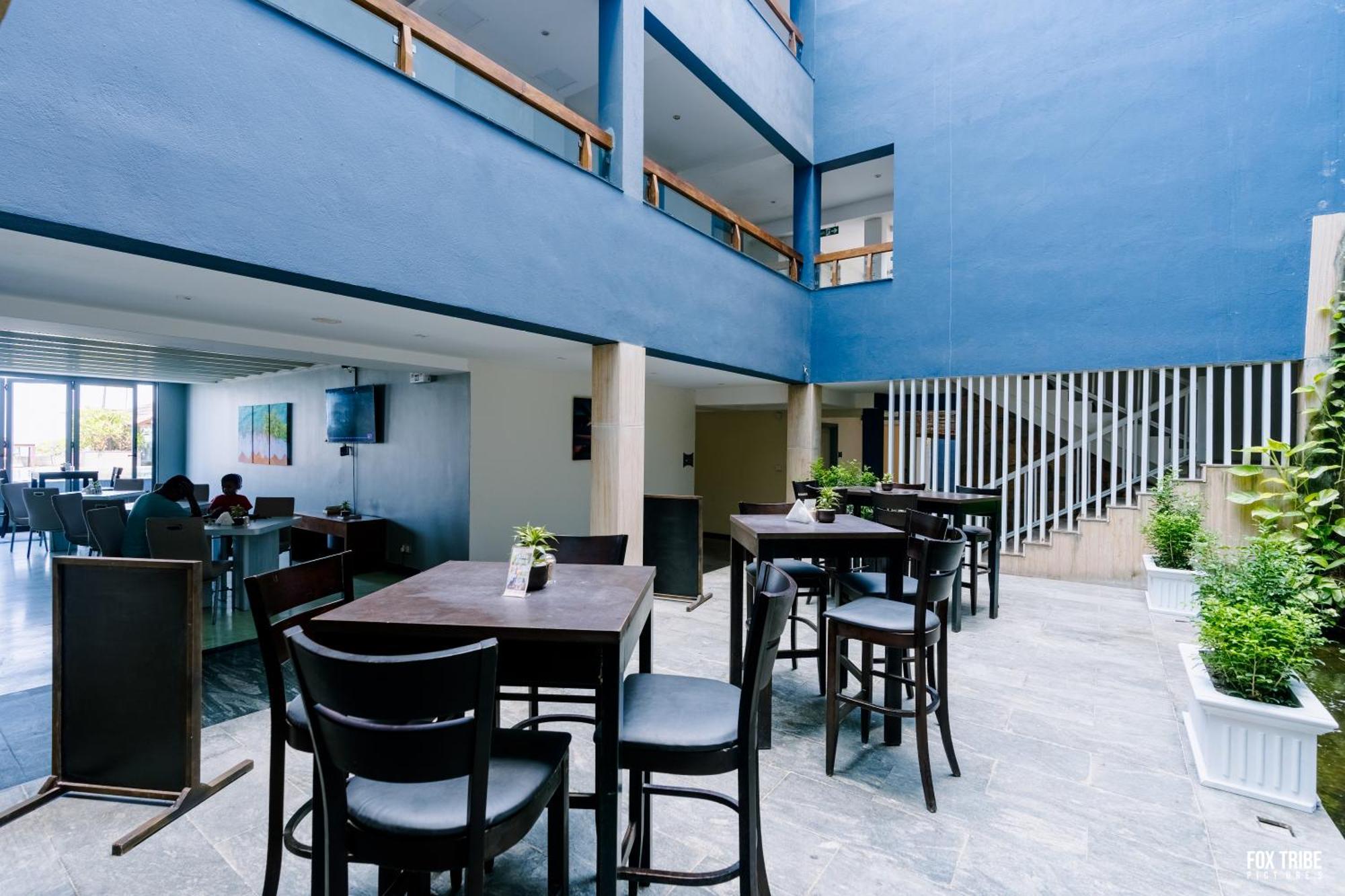 Earl'S Regent Negombo Hotel Екстериор снимка